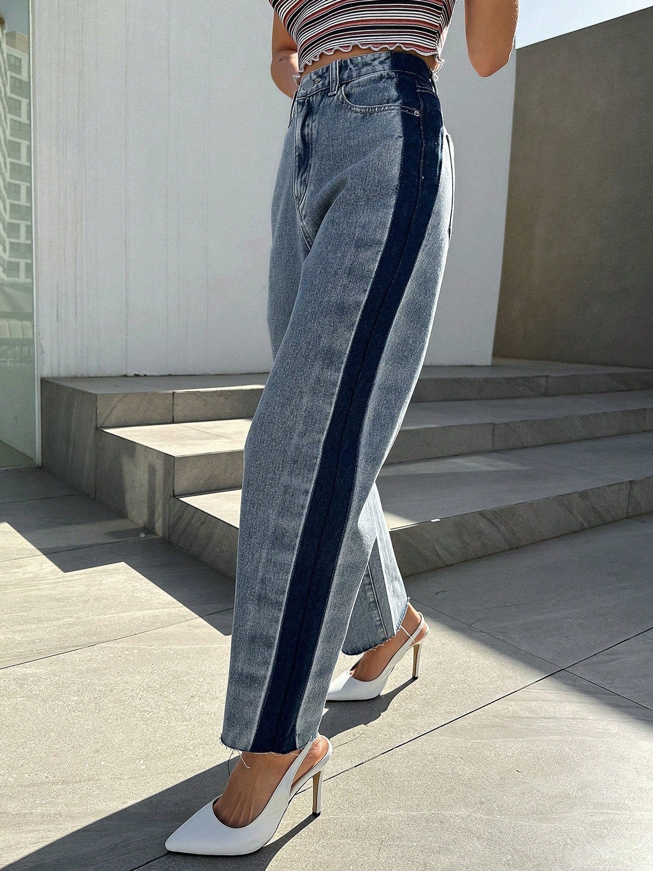 Contrast Side Seam Straight Leg Jeans